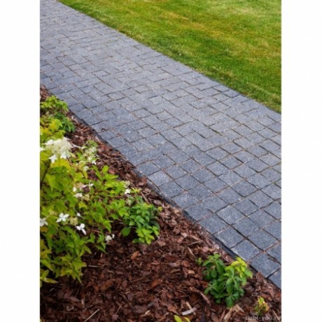 Гранитная брусчатка Габбро пилено-колотая (пиленые 2-4 боковые грани, верх колотый) 100x80x50 мм