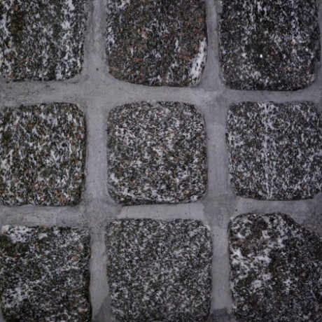 Гранитная брусчатка Габбро галтованная 100x100x50 мм