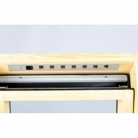 Мансардное окно Fakro FTP-V (CH), однокамерное, 55x98 см, сосна, ручка снизу